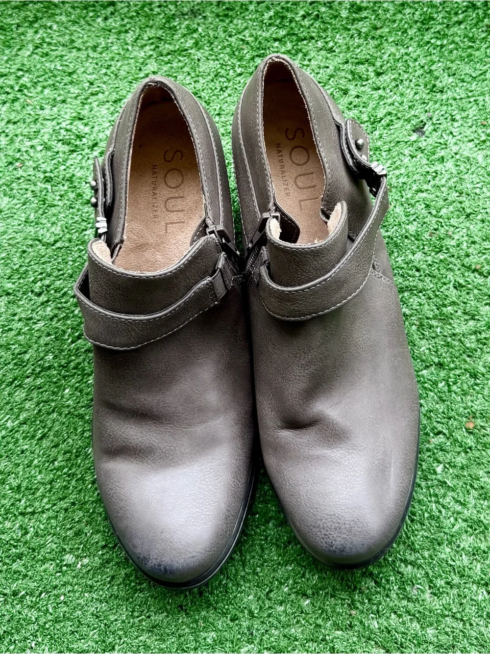 OUL Naturalizer Grey Ankle Booties Women's US 9M Buckle Strap Block Heel Boots